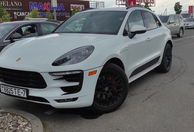 Porsche 95B Macan GTS