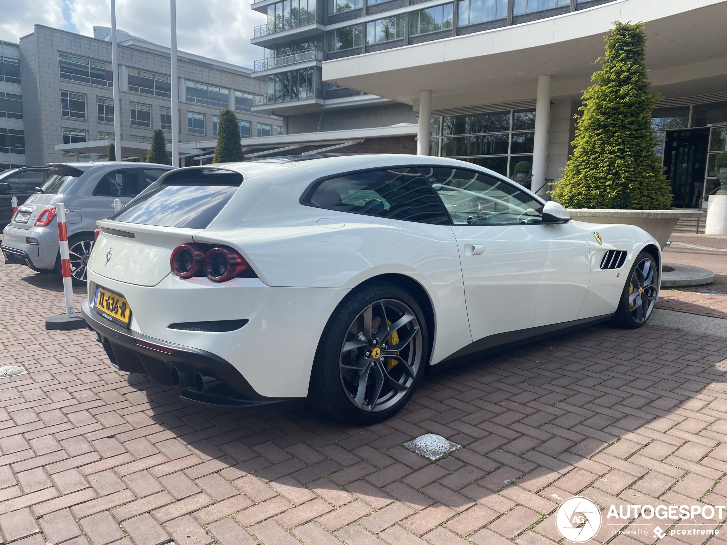 Ferrari GTC4Lusso T