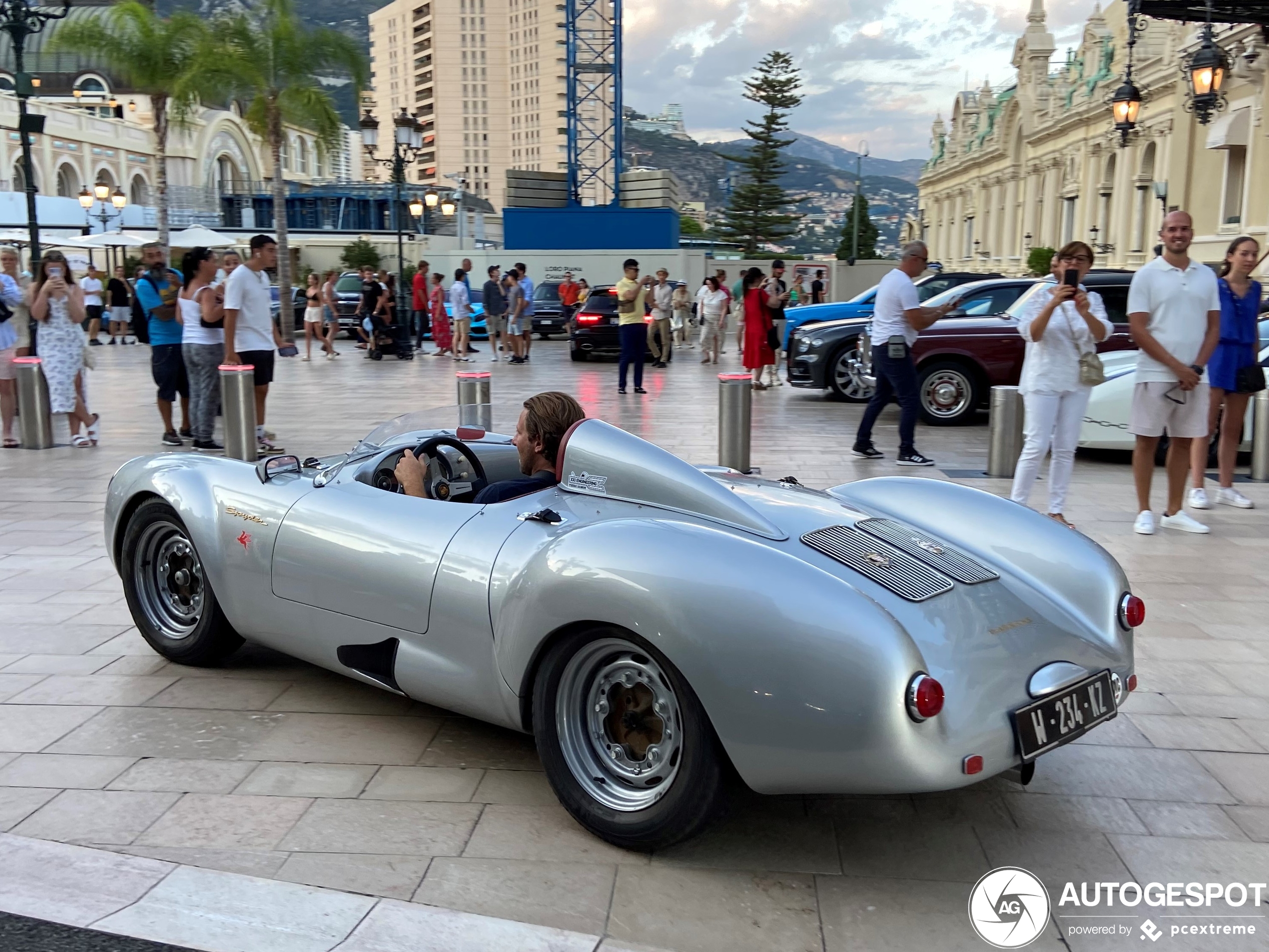 Klassieke Porsche bezoekt Monaco