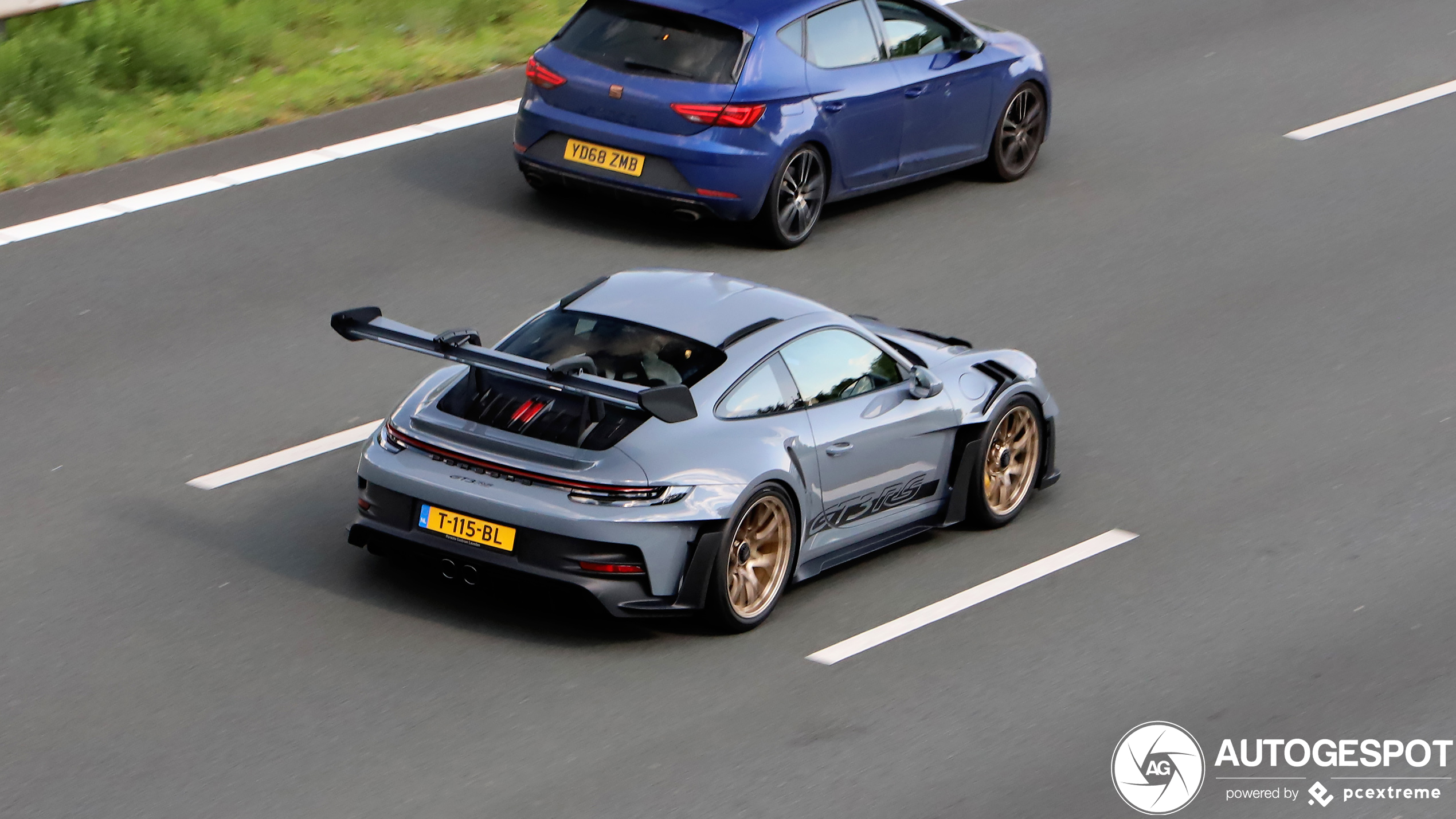 Porsche 992 GT3 RS Weissach Package