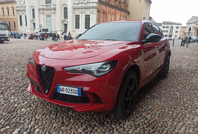 Alfa Romeo Stelvio Quadrifoglio 2023