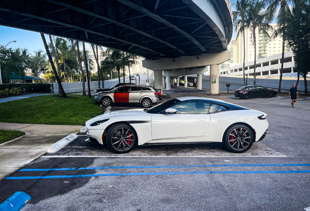 Aston Martin DB11