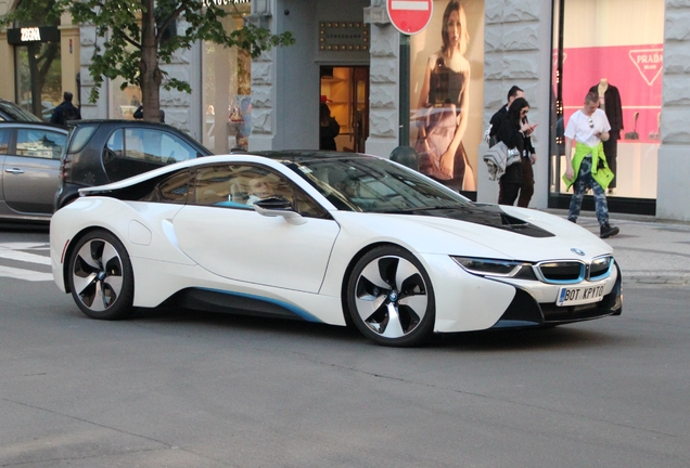 BMW i8