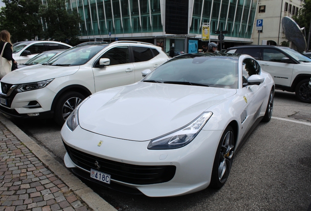 Ferrari GTC4Lusso T