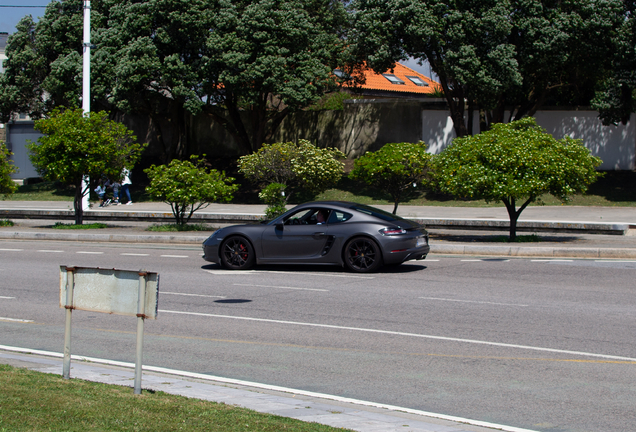 Porsche 718 Cayman S