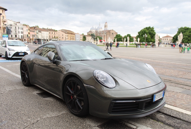 Porsche 992 Carrera 4S