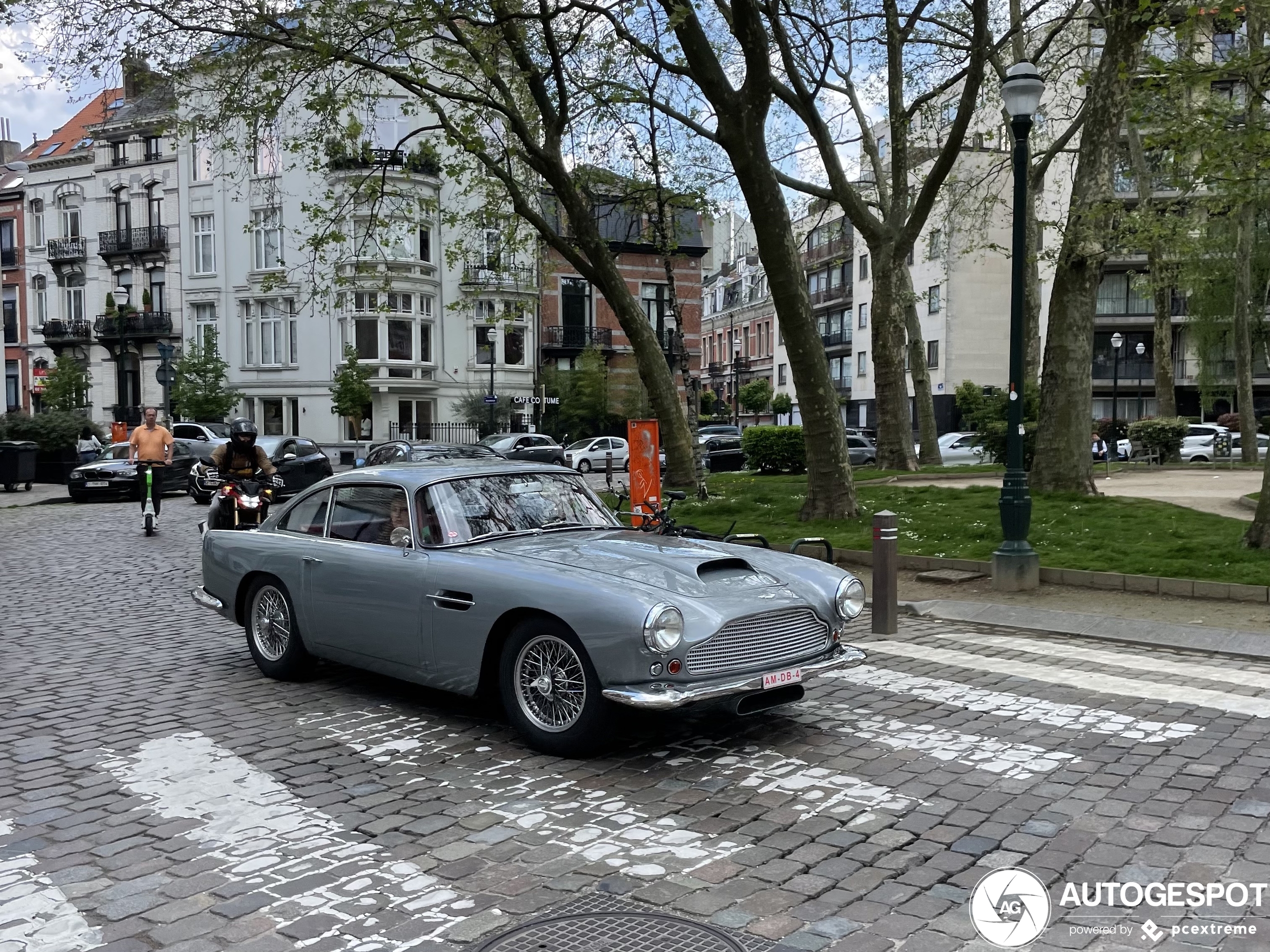 Aston Martin DB4