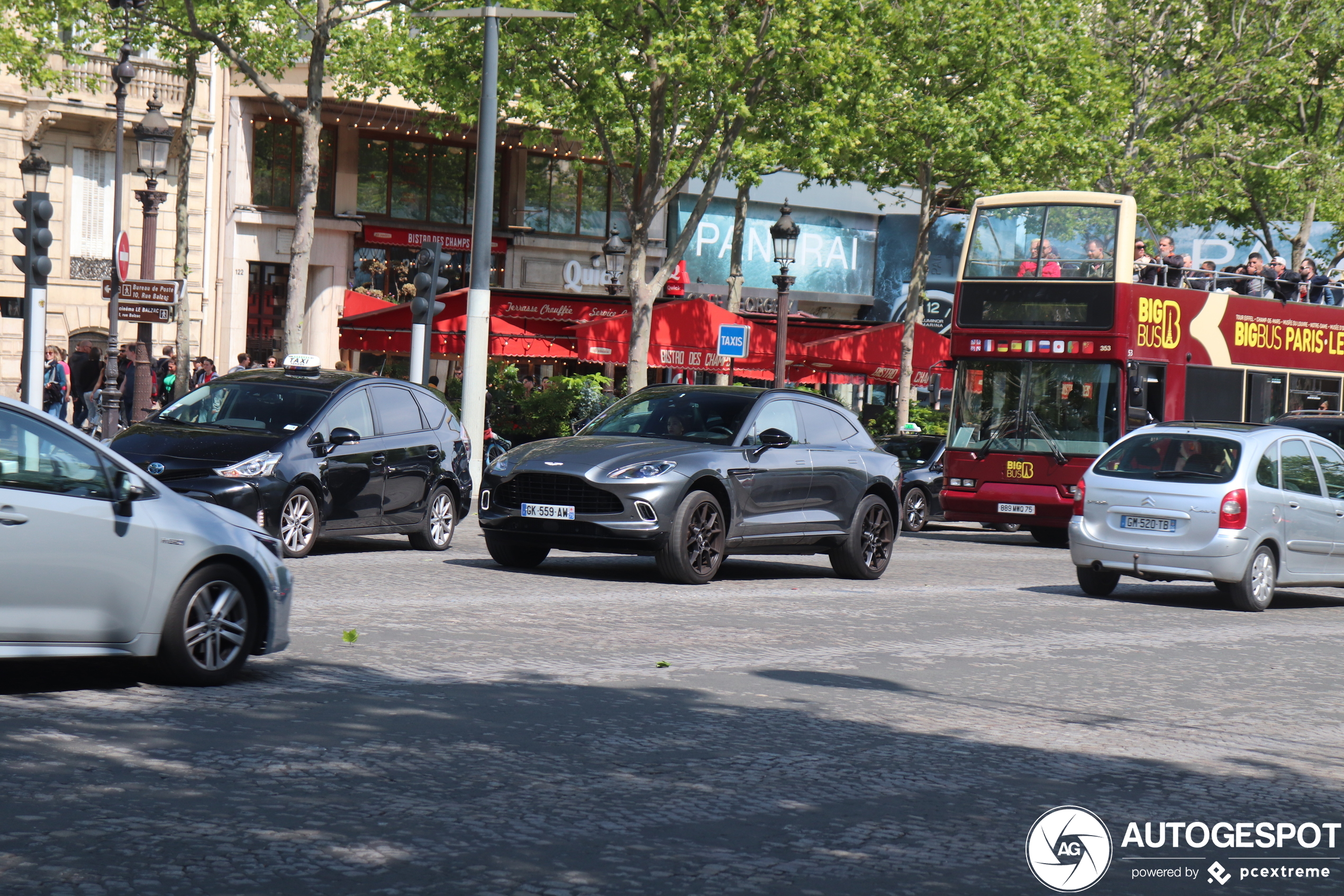 Aston Martin DBX