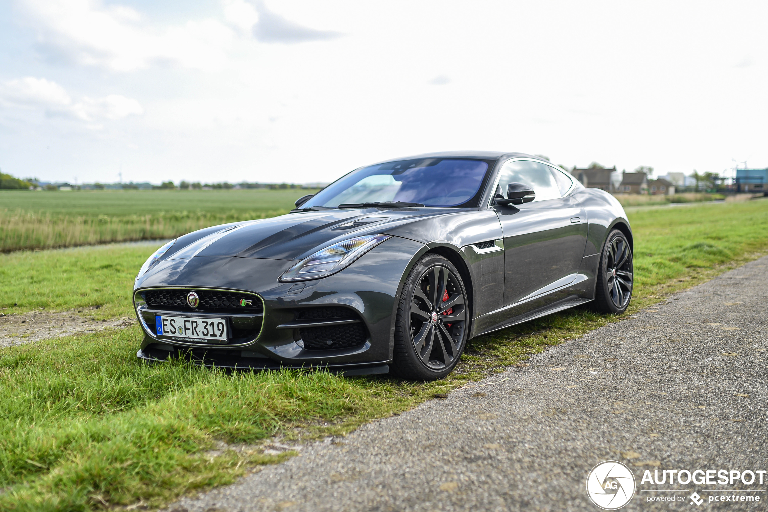 Jaguar F-TYPE R Coupé 2017