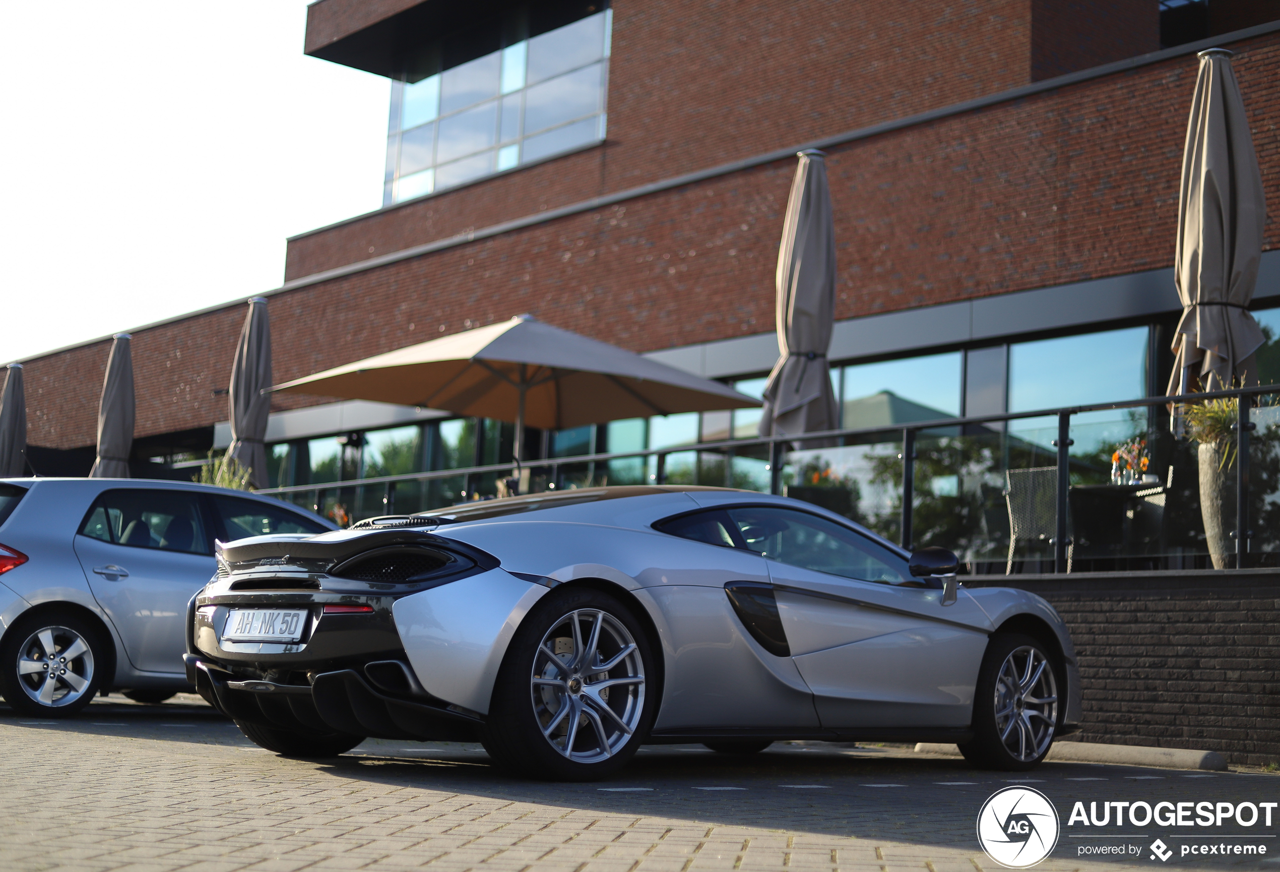 McLaren 570GT