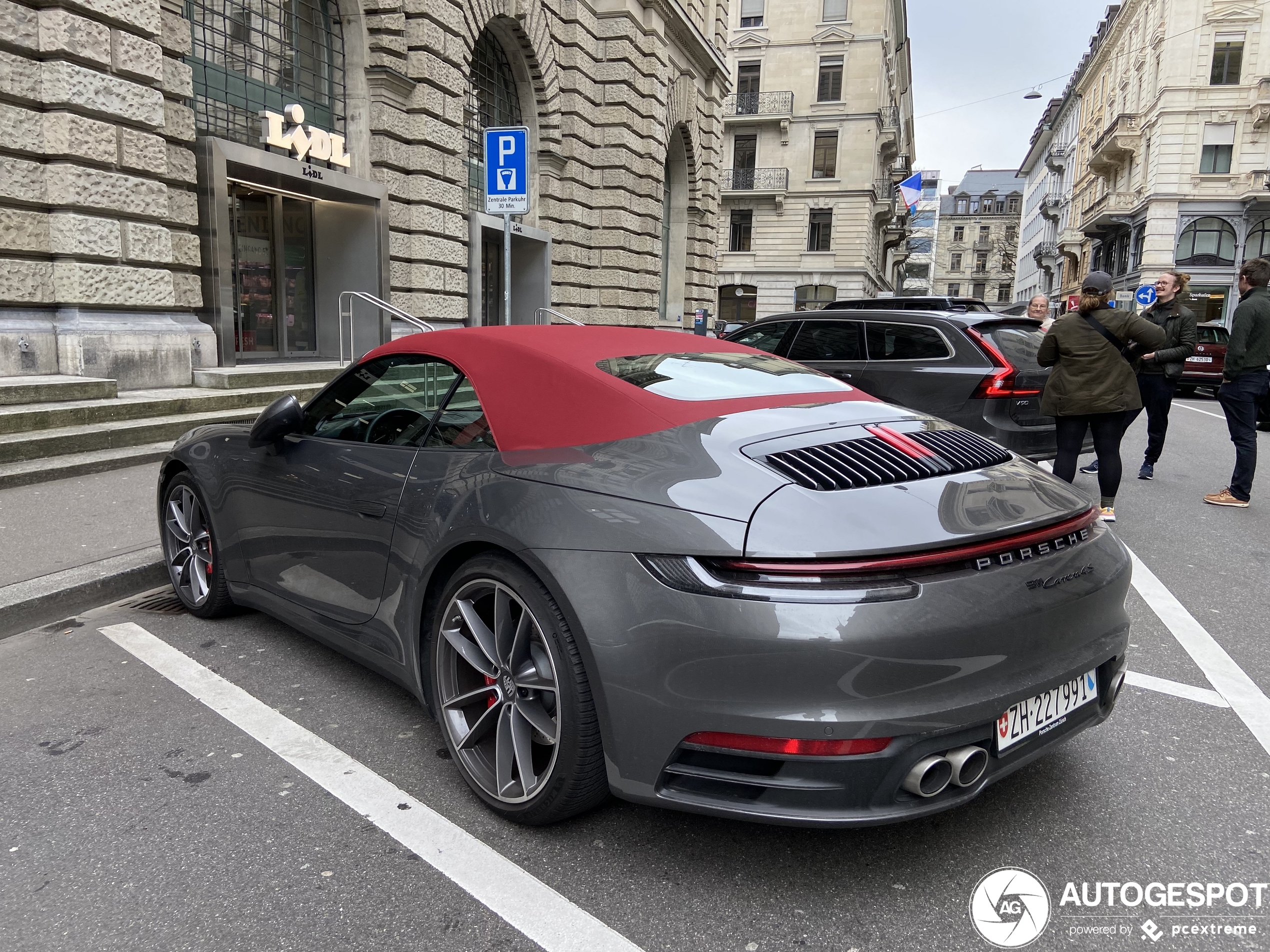 Porsche 992 Carrera 4S Cabriolet