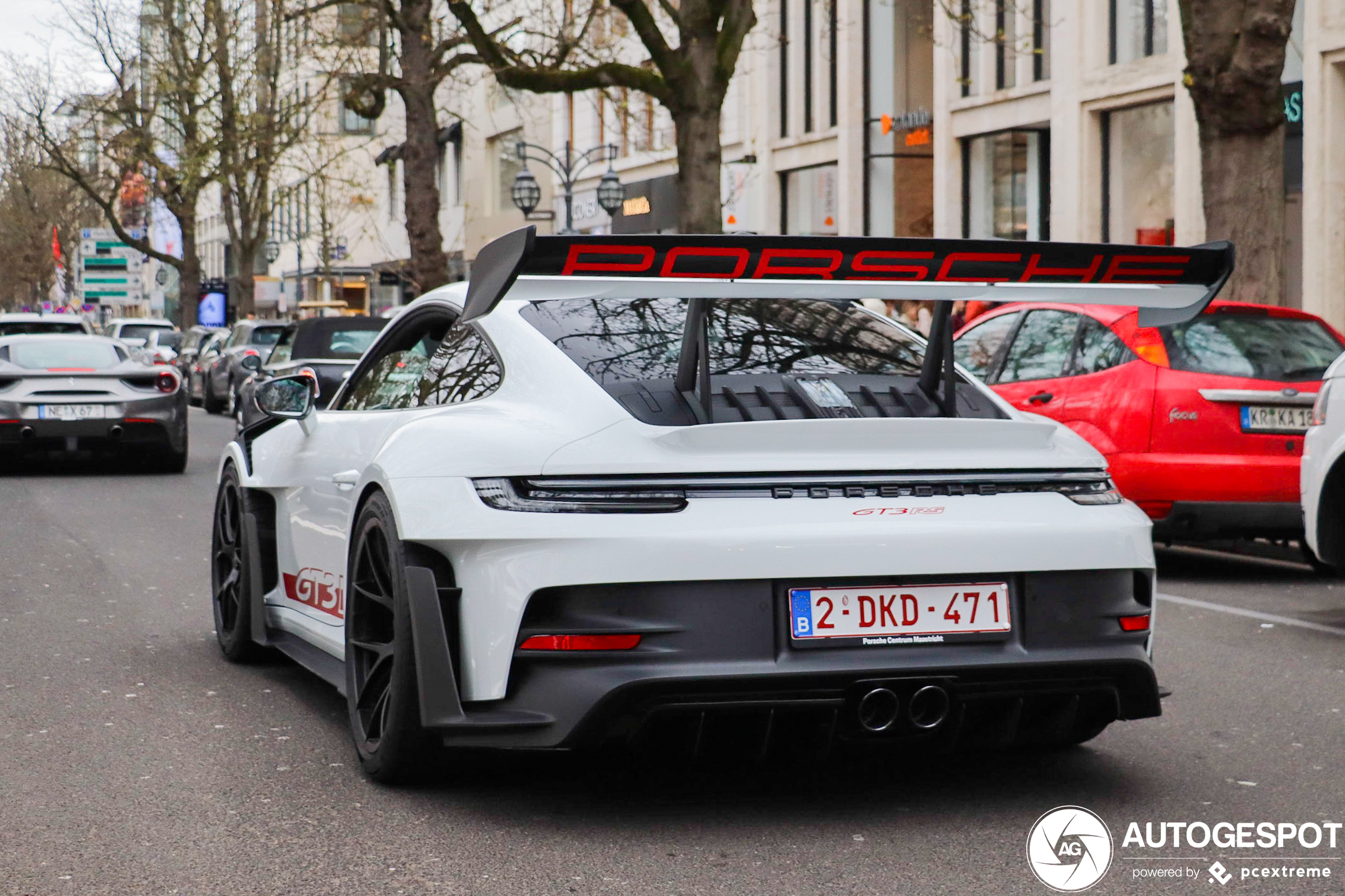 Porsche 992 GT3 RS Weissach Package