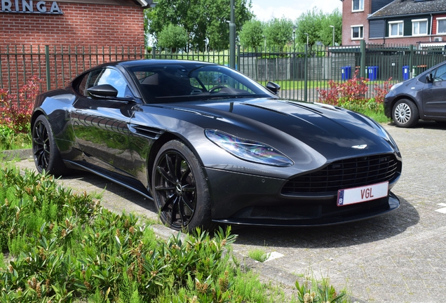 Aston Martin DB11 AMR