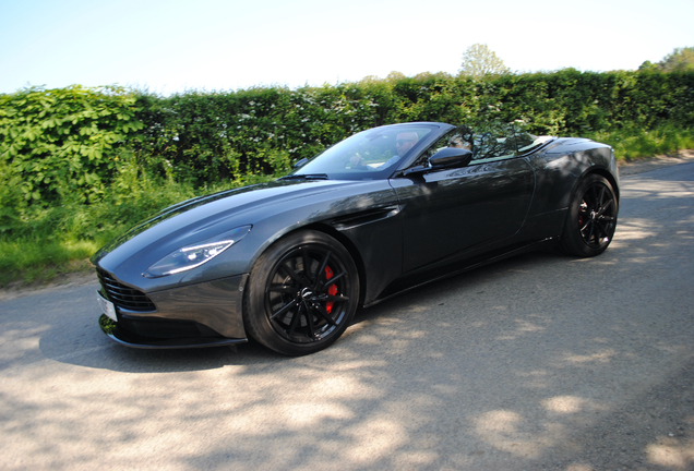 Aston Martin DB11 V8 Volante