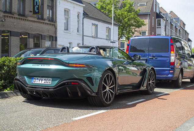 Aston Martin V12 Vantage Roadster 2023