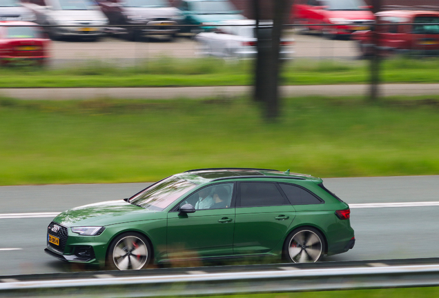 Audi RS4 Avant B9