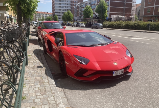 Lamborghini Aventador S LP740-4