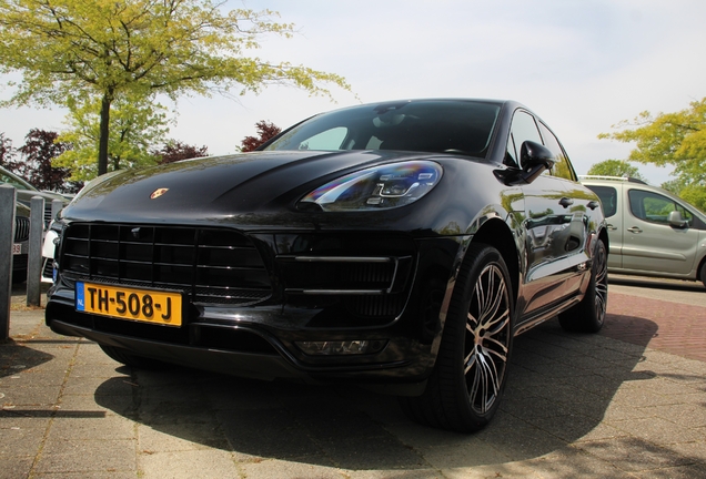 Porsche 95B Macan Turbo