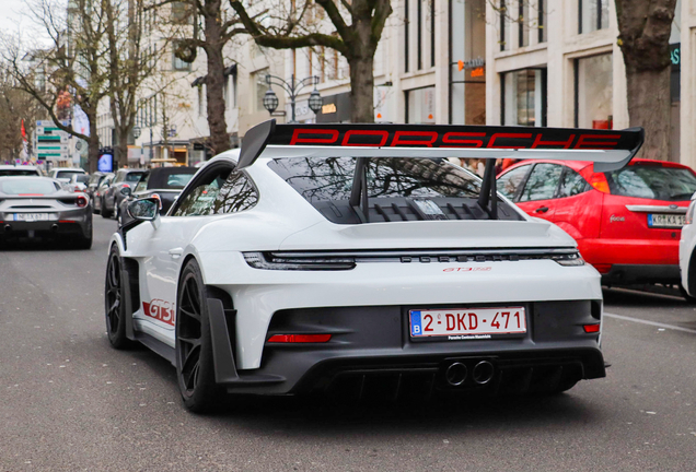 Porsche 992 GT3 RS Weissach Package