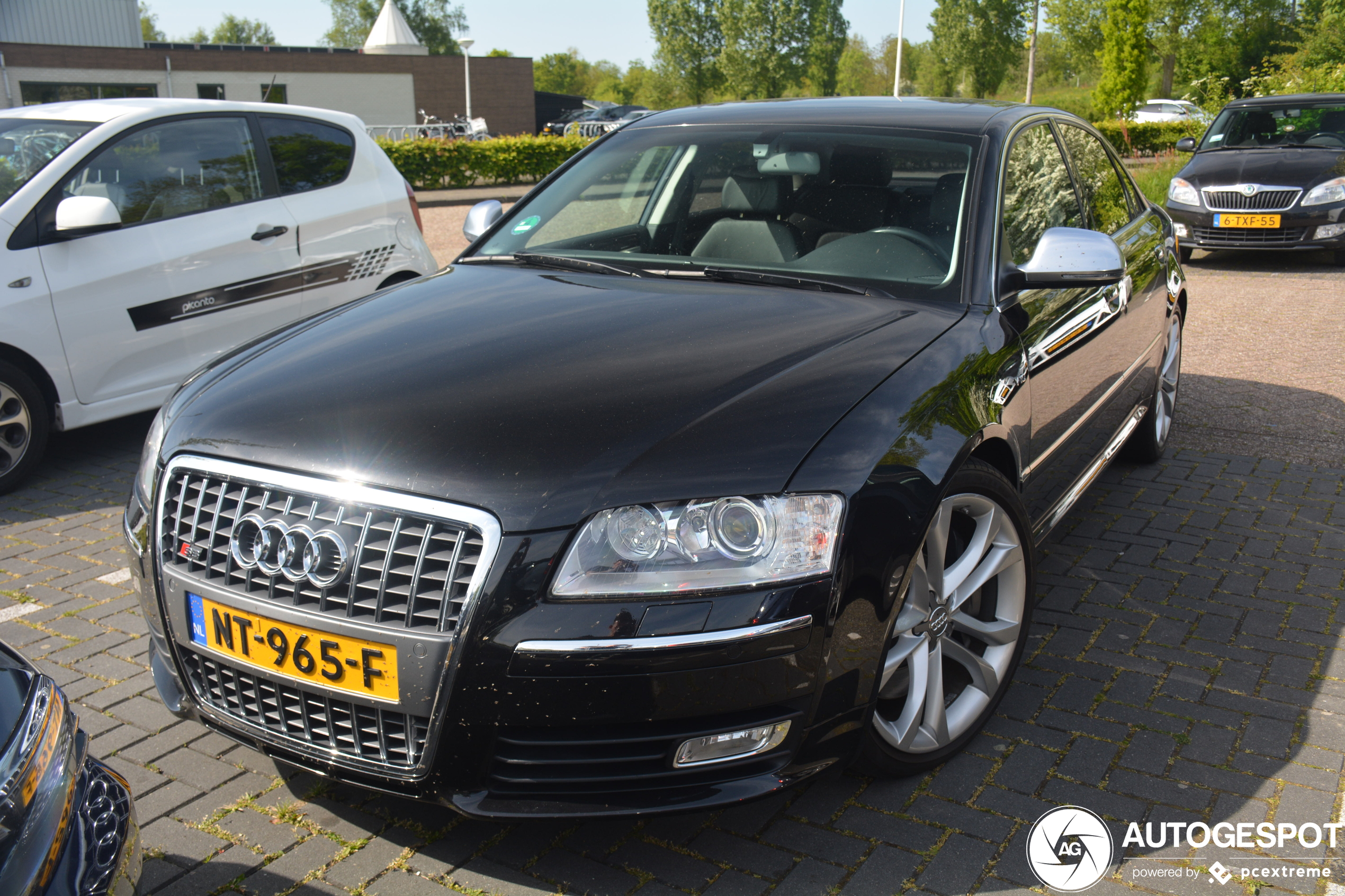 Audi S8 D3