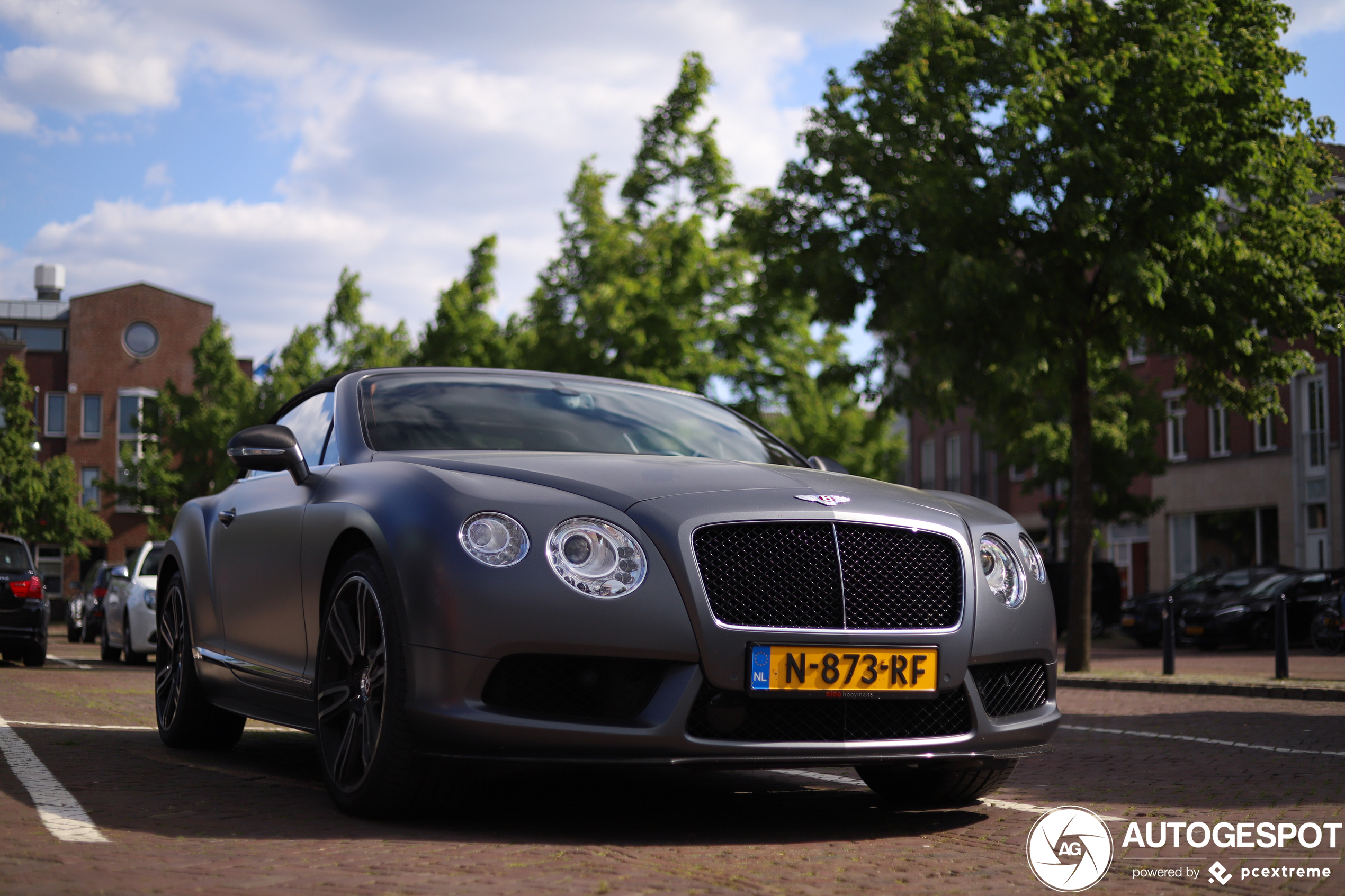 Bentley Continental GTC V8