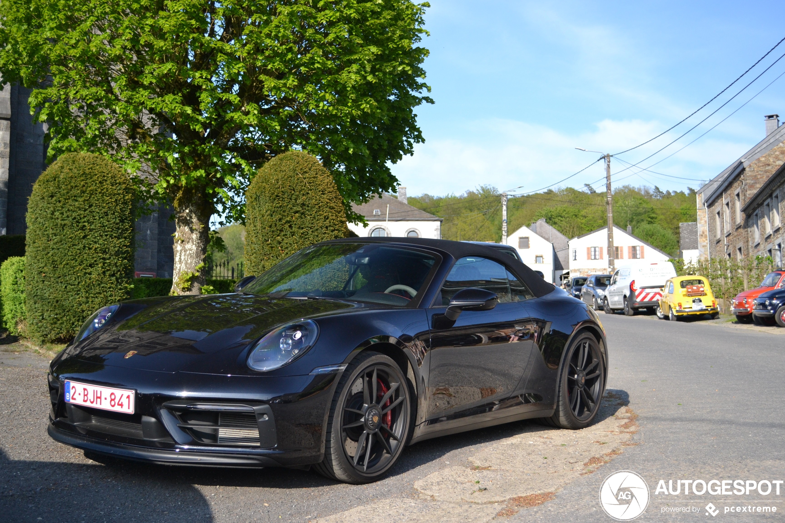 Porsche 992 Carrera 4 GTS Cabriolet