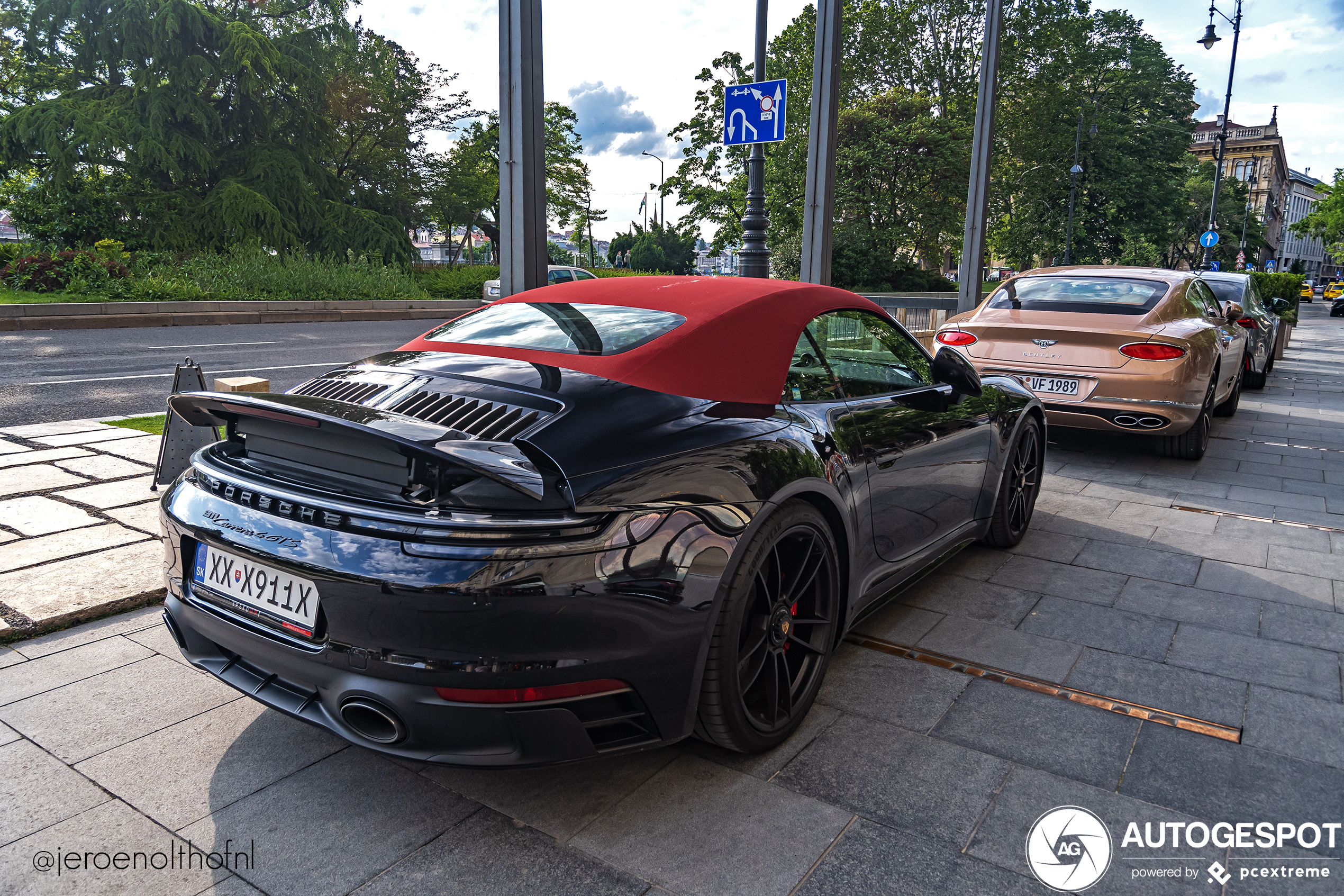 Porsche 992 Carrera 4 GTS Cabriolet