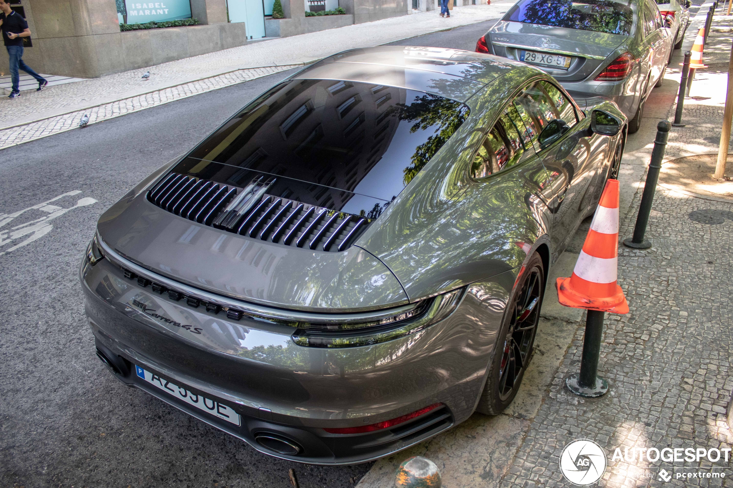 Porsche 992 Carrera 4S