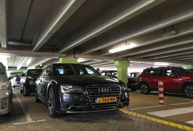 Audi S8 D4