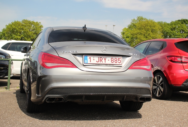 Mercedes-Benz CLA 45 AMG C117