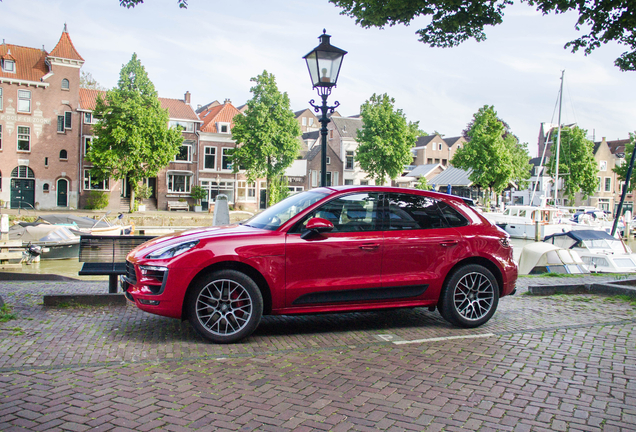 Porsche 95B Macan GTS