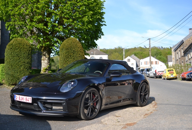 Porsche 992 Carrera 4 GTS Cabriolet