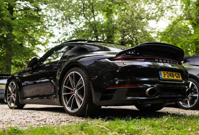 Porsche 992 Carrera 4S