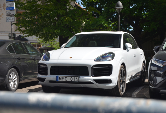 Porsche 9YA Cayenne GTS