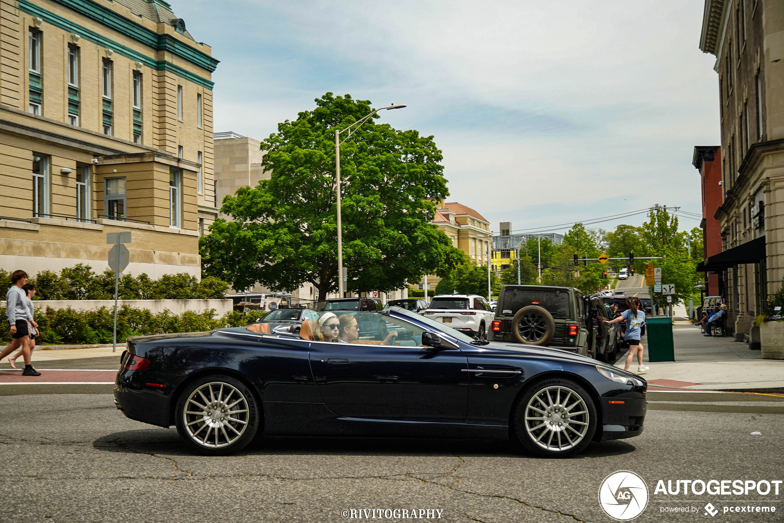 Aston Martin DB9 Volante