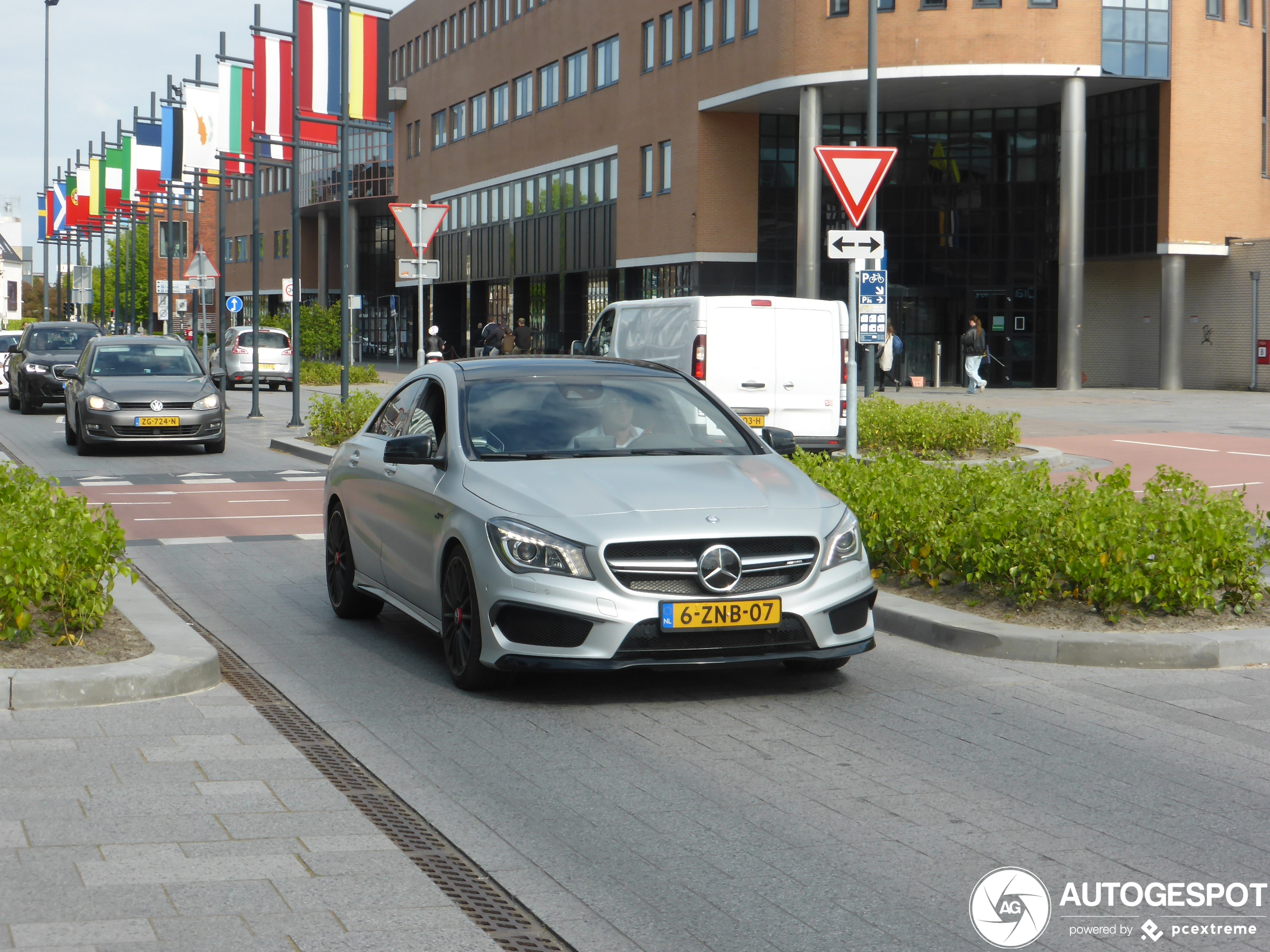 Mercedes-Benz CLA 45 AMG C117