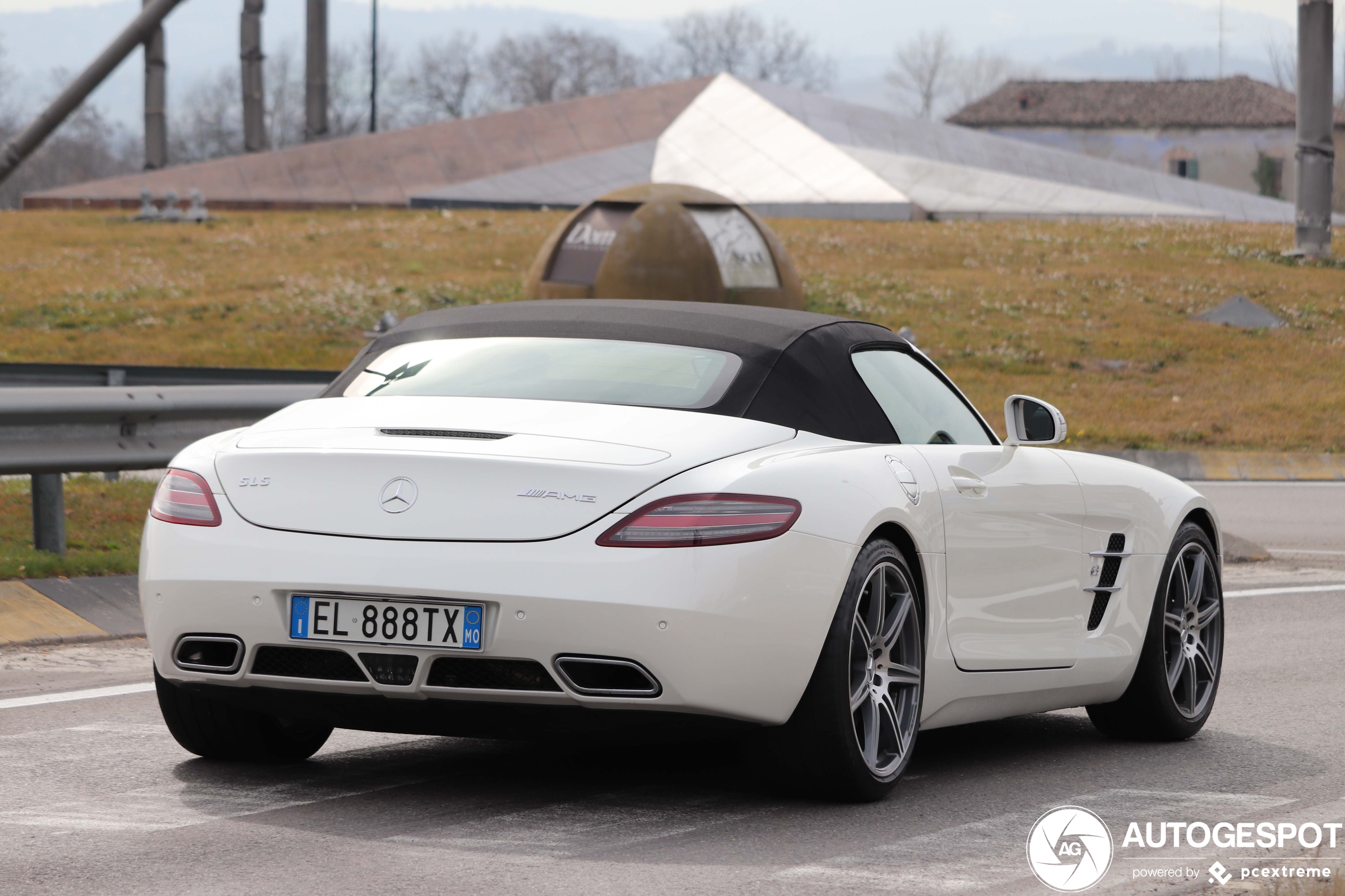 Mercedes-Benz SLS AMG Roadster