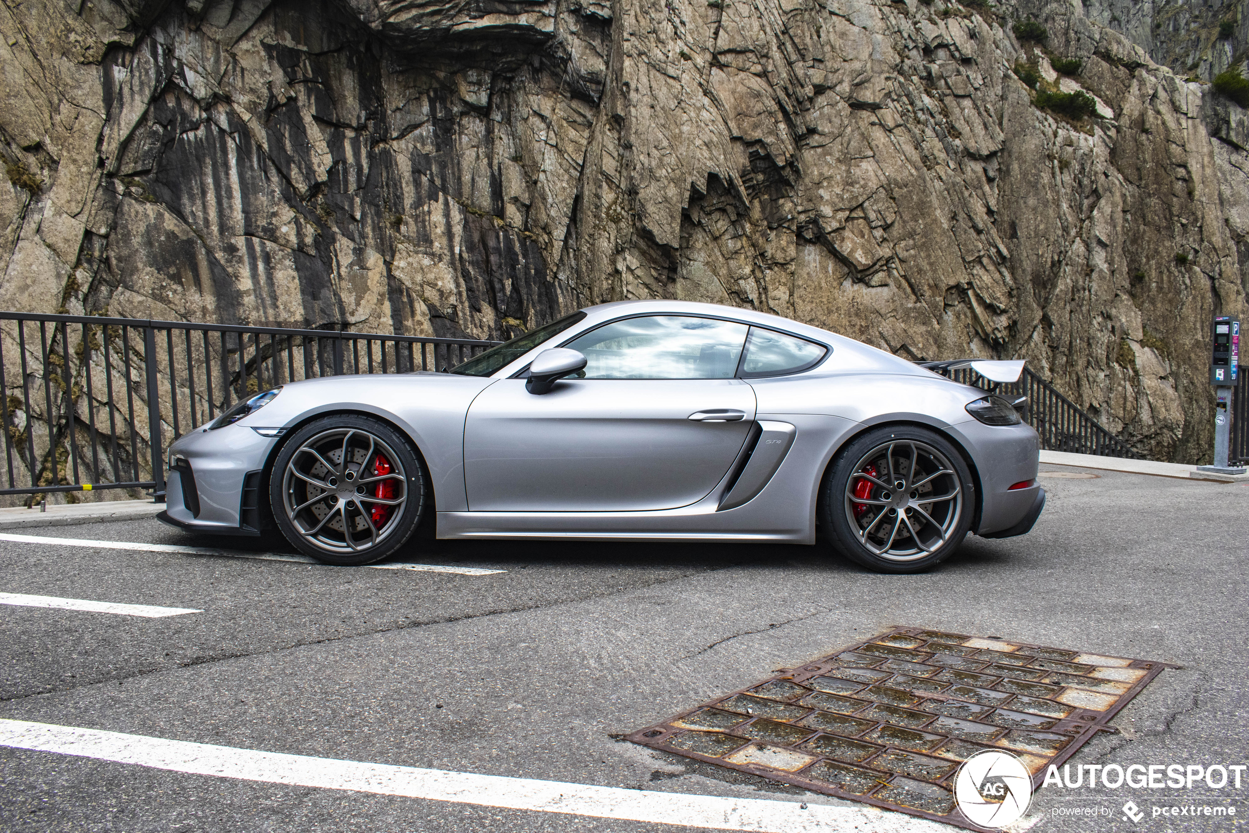 Porsche 718 Cayman GT4