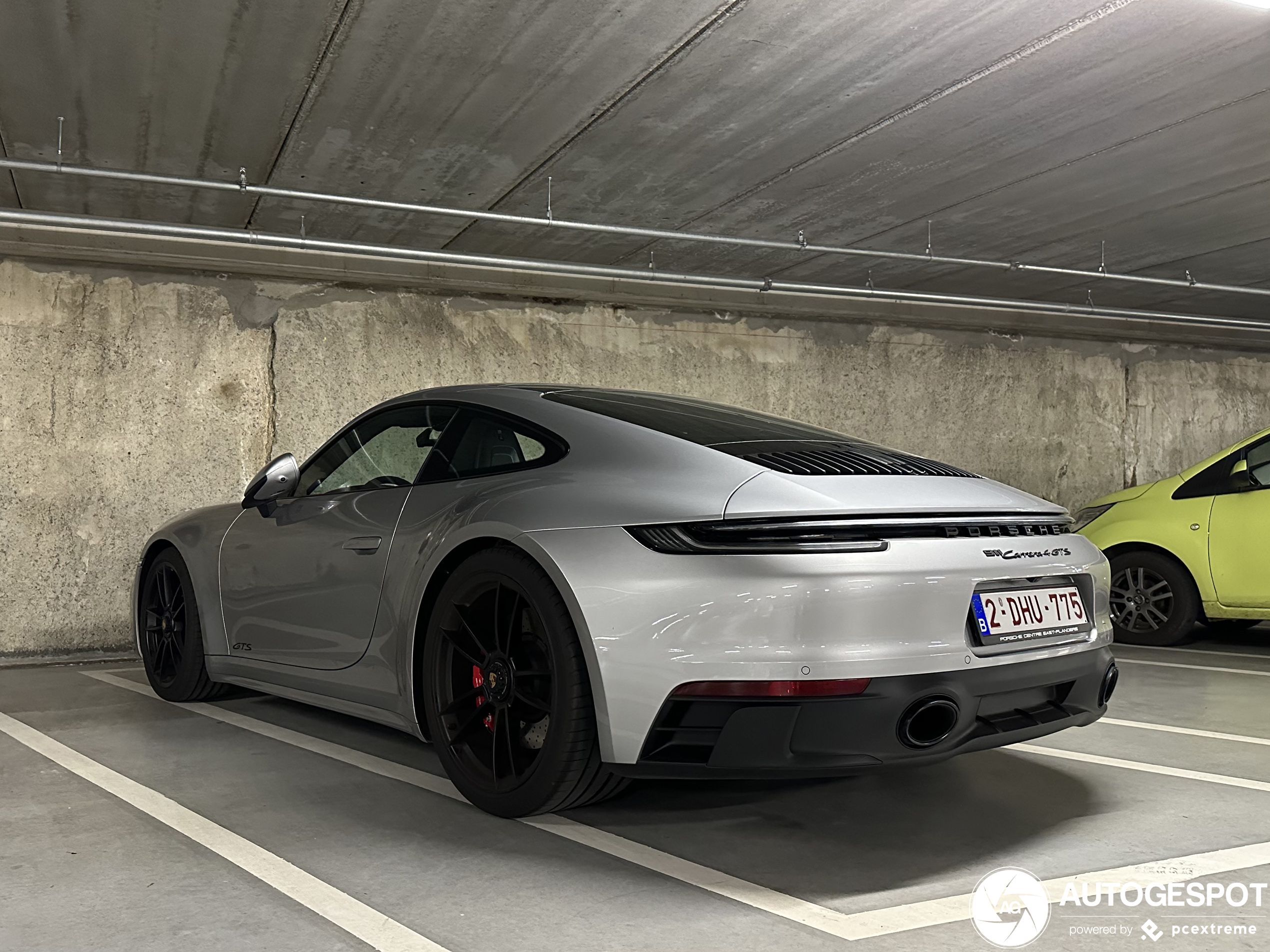 Porsche 992 Carrera 4 GTS