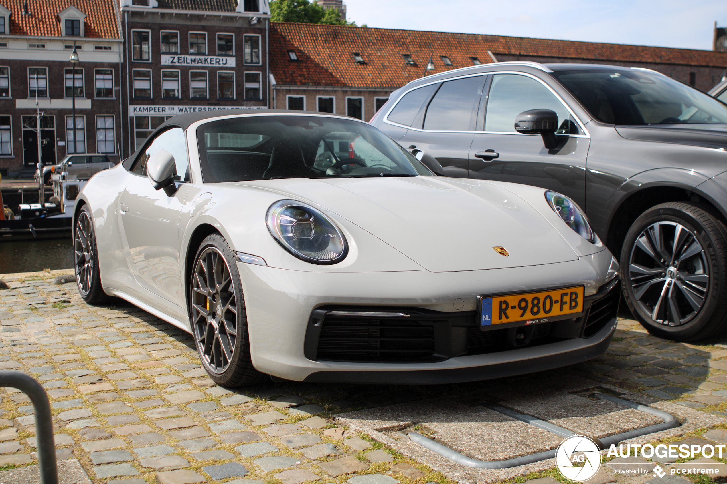 Porsche 992 Carrera 4S Cabriolet