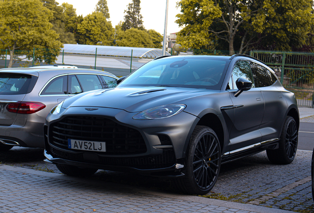 Aston Martin DBX707