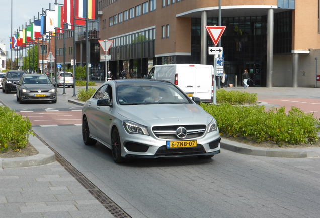 Mercedes-Benz CLA 45 AMG C117