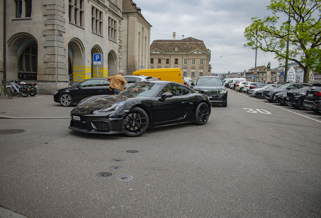 Porsche 718 Cayman GT4