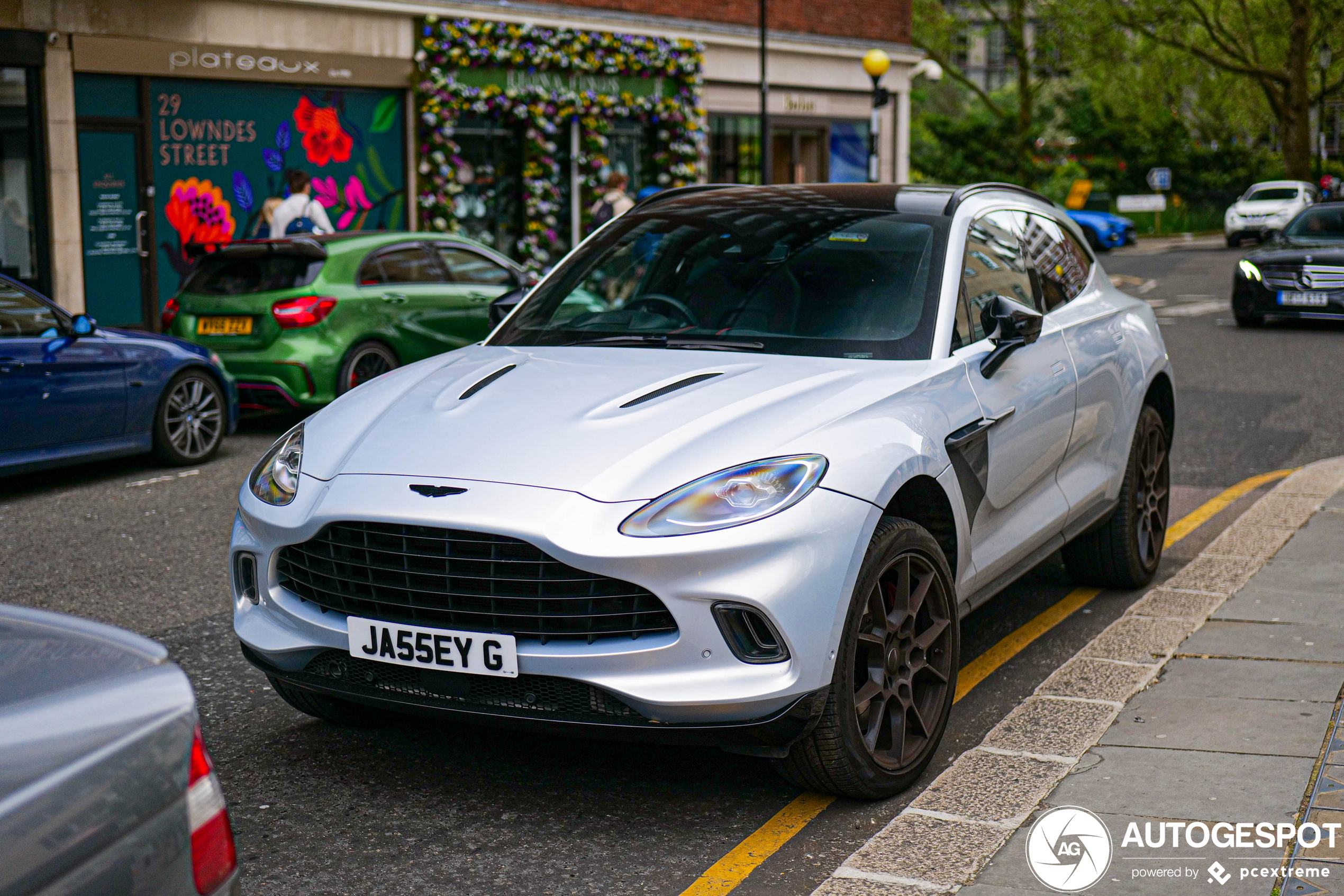 Aston Martin DBX