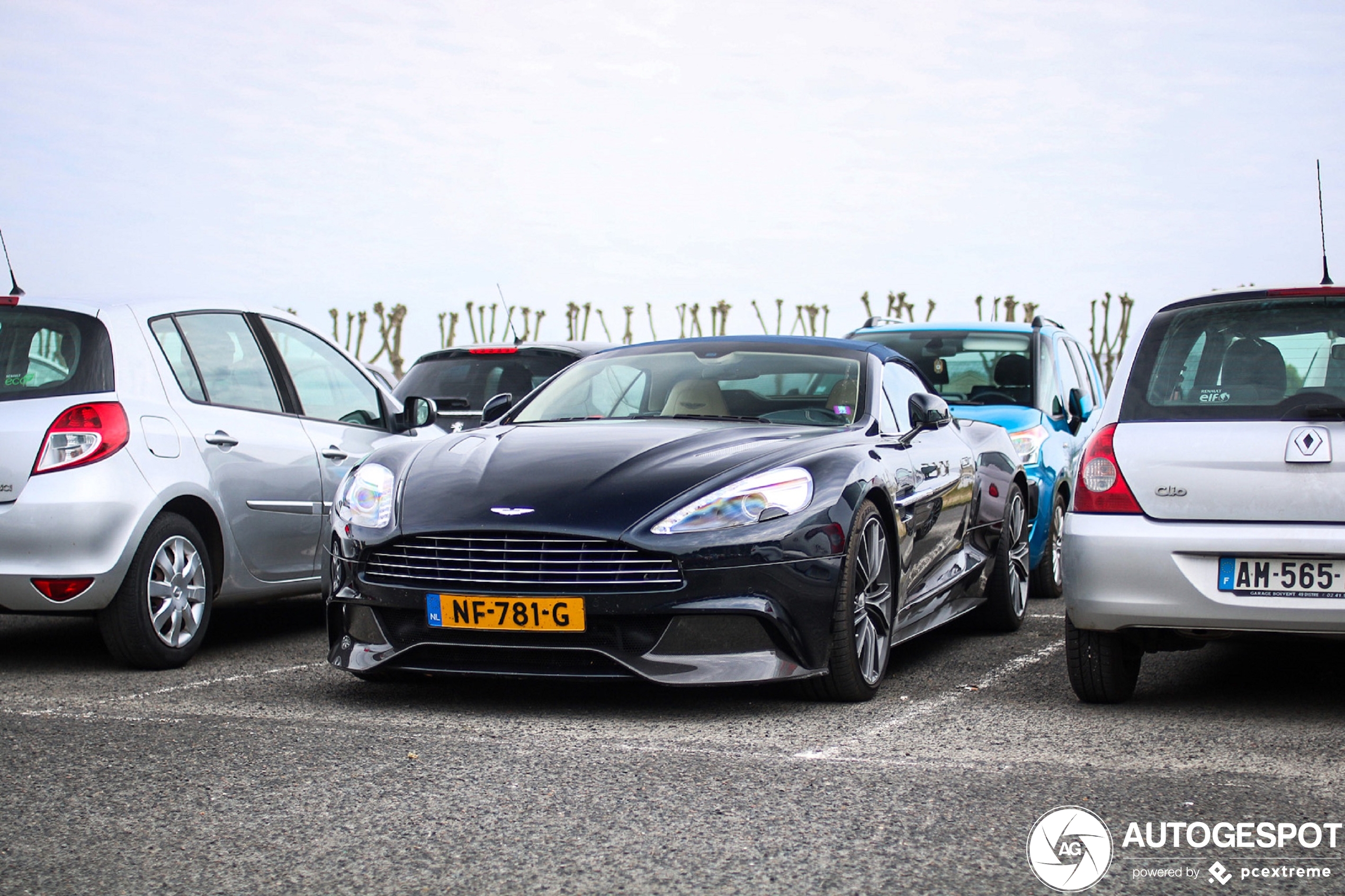 Aston Martin Vanquish Volante