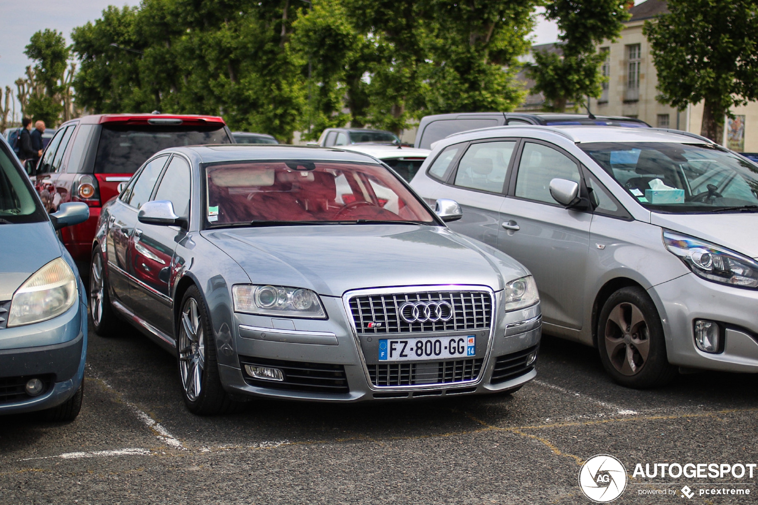 Audi S8 D3