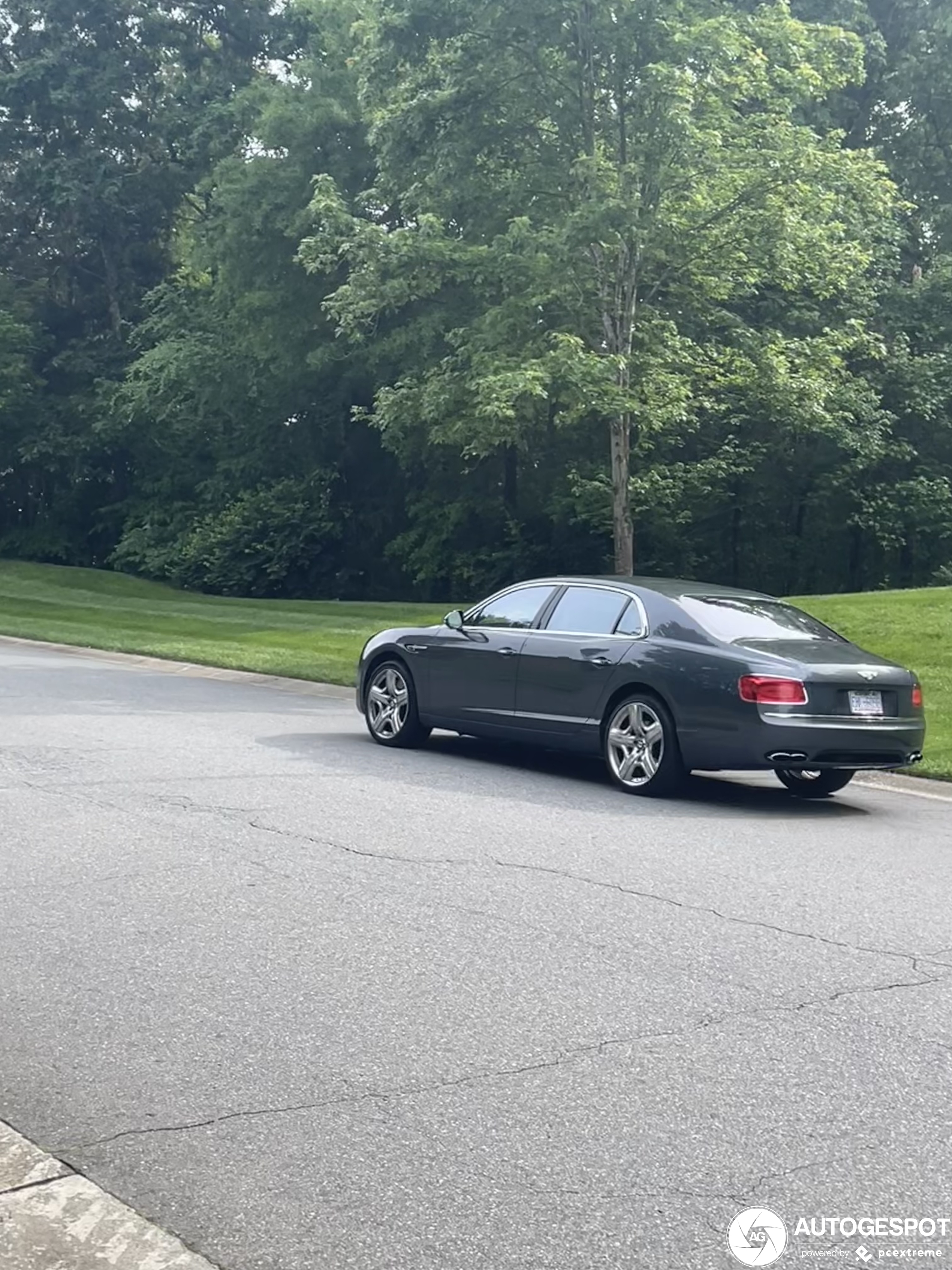 Bentley Flying Spur V8