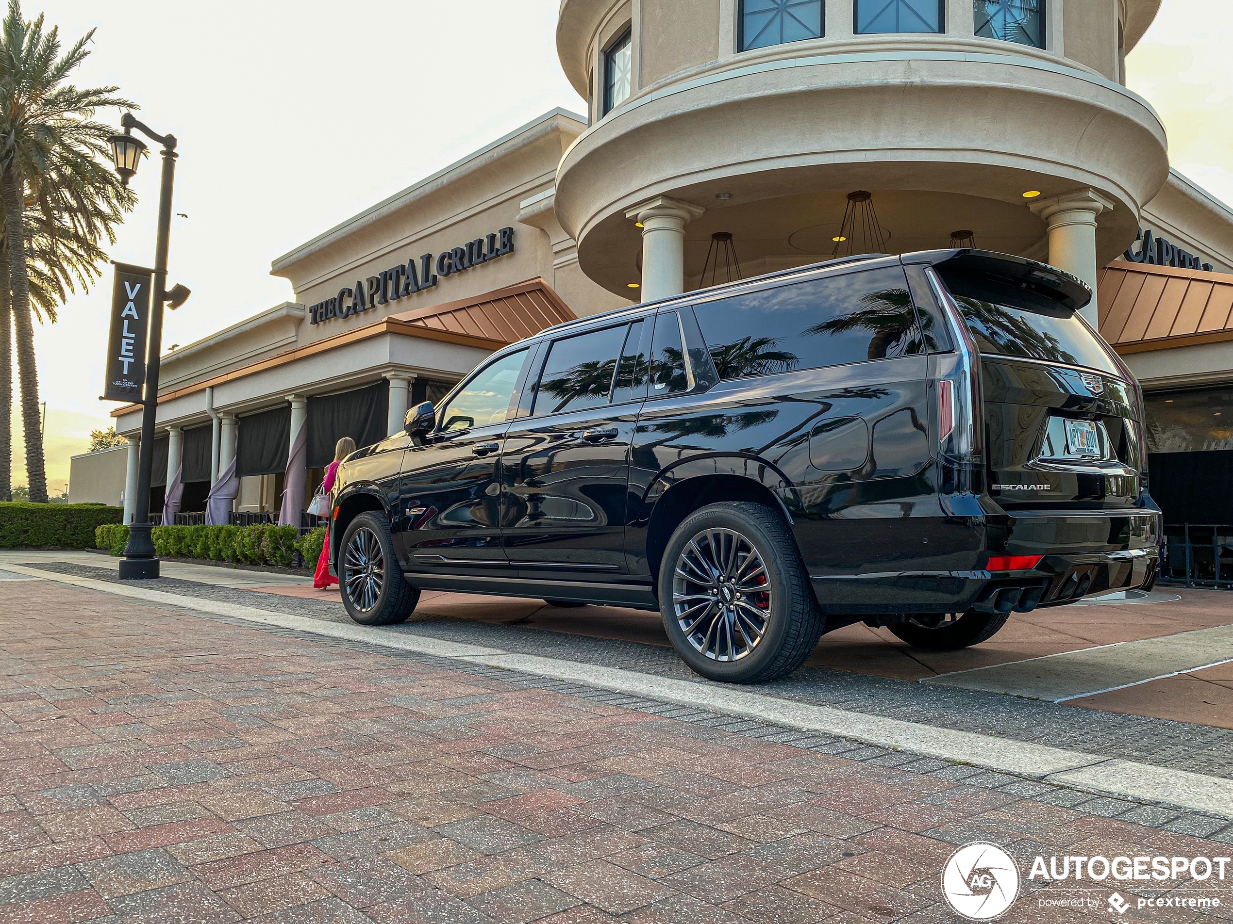 Cadillac Escalade-V ESV