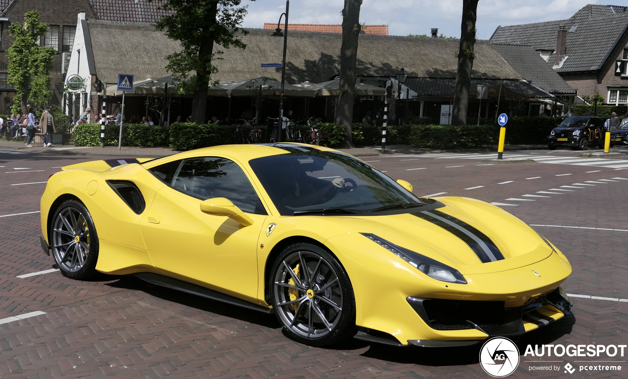 Ferrari 488 Pista