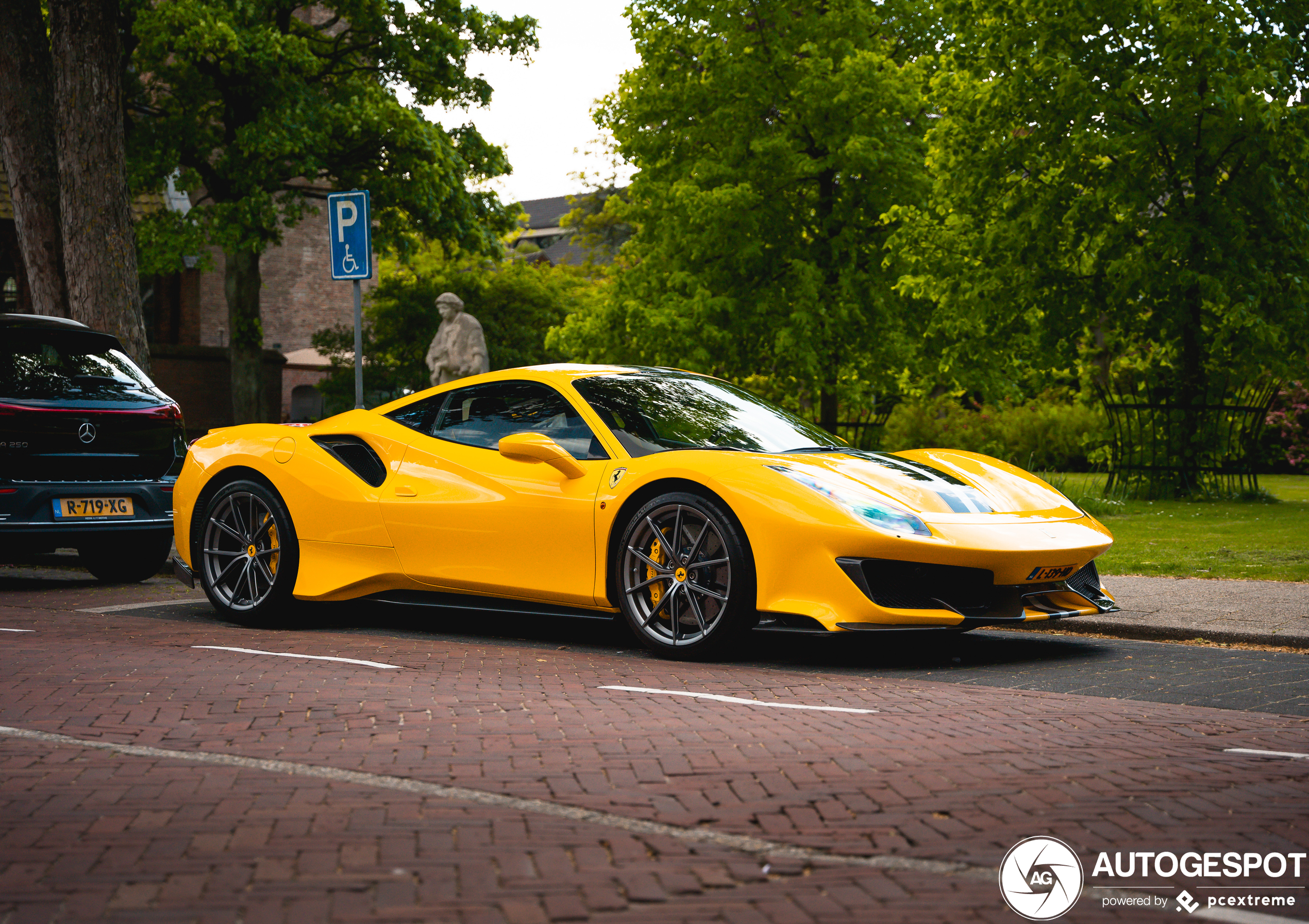 Ferrari 488 Pista